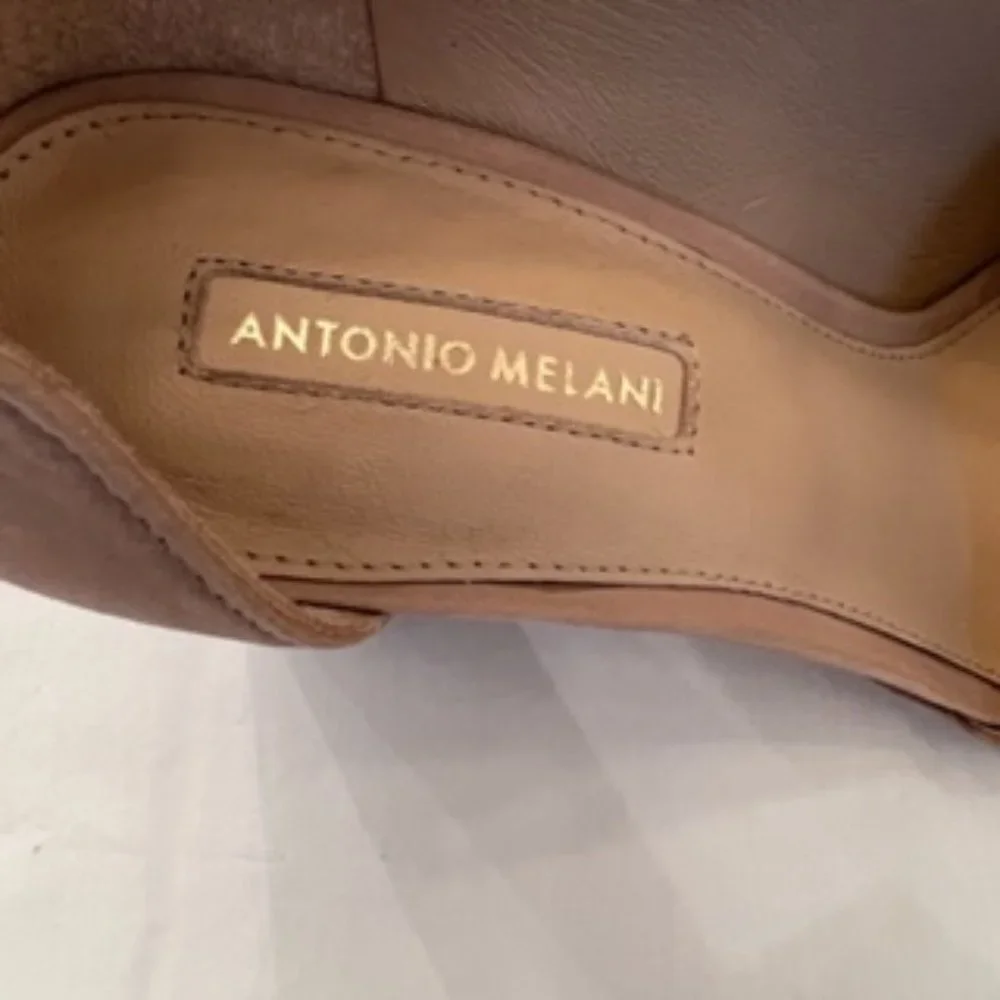 Antonio Melani High Heels. Size 9.5. Beige